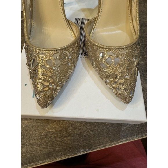 Betsey Johnson Chic Gold Floral Women's Pump Size 8.5 - Picture 6 of 12